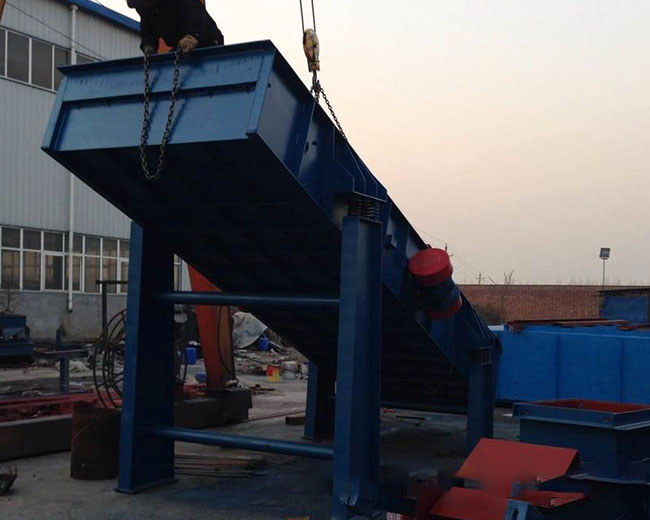 煤炭行業(yè)的分級(jí)、脫水、脫介直線型振動(dòng)篩合適