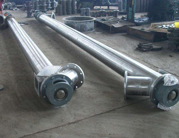 螺旋輸送機的螺旋軸與吊軸承、頭、尾軸聯(lián)接組裝