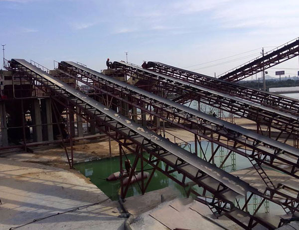 TD75型皮帶機選擇圓管與槽鋼價格能錯多少！