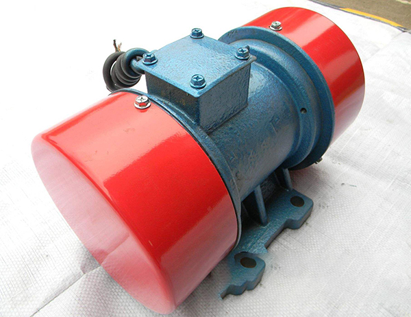 臥式振動(dòng)電機(jī) 臥式振動(dòng)電機(jī)