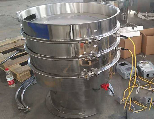 摩擦有靜電的塑料顆粒粉末選用什么篩分機(jī)效果好，多少錢？