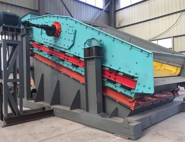 迭巖石粉碎顆?？ňW(wǎng)堵網(wǎng)現(xiàn)象解決顆粒沸騰振動篩