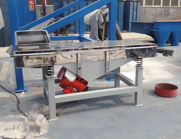 全不銹鋼直線篩與普鋼的直線篩價(jià)格相冊多少？