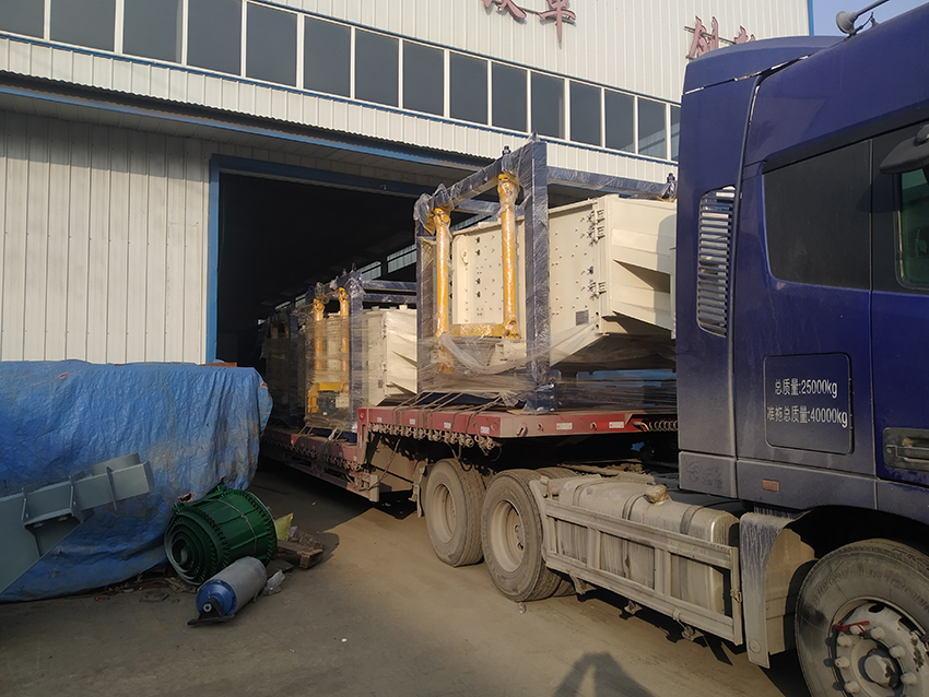 江蘇常州方形搖擺篩發(fā)貨了，請注意查收