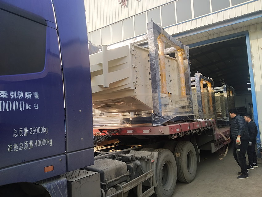 江蘇常州方形搖擺篩發(fā)貨了，請注意查收