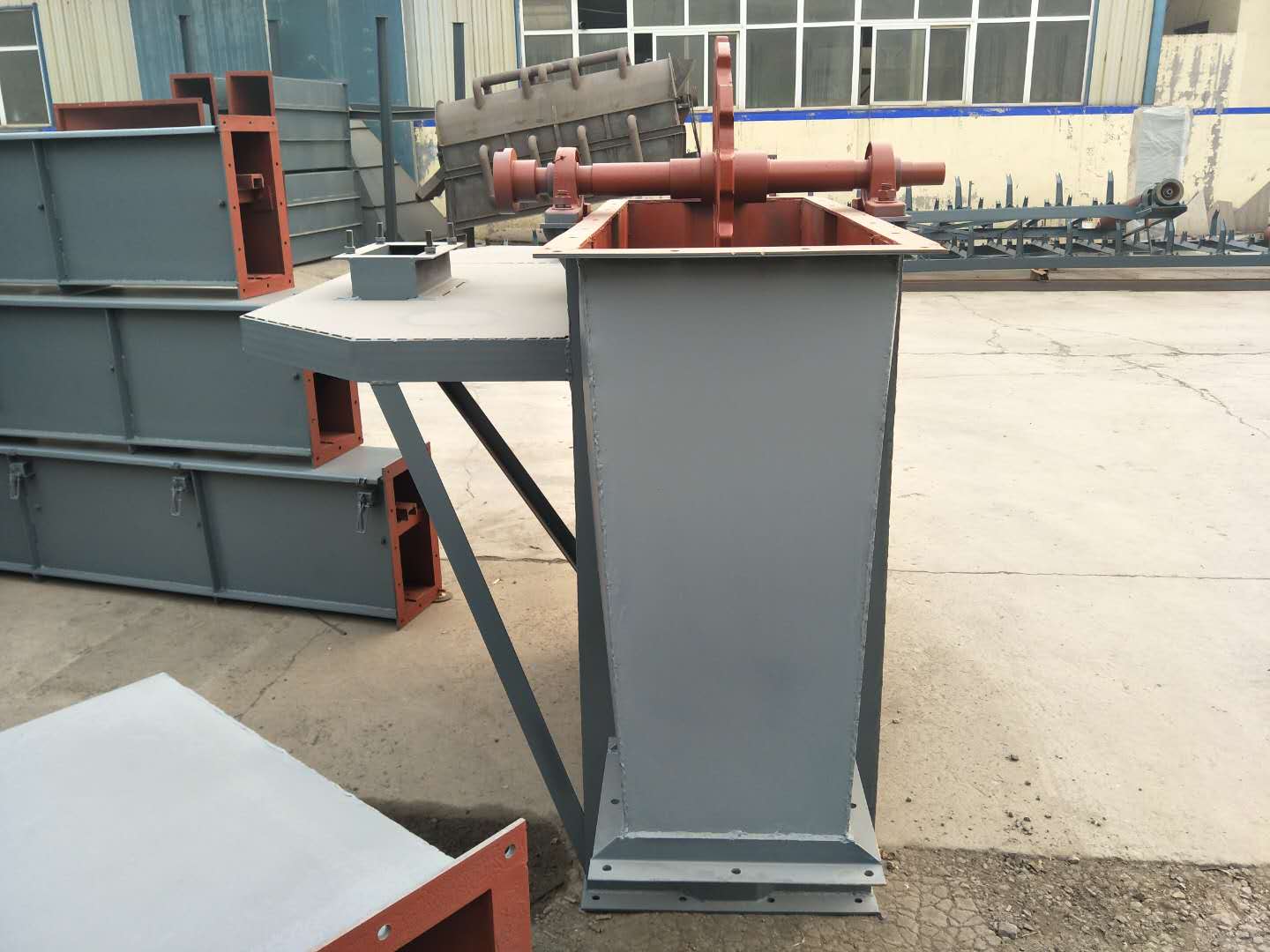 機(jī)制砂、石粉鏈、碎石子專用鏈?zhǔn)酱怪碧嵘龣C(jī)