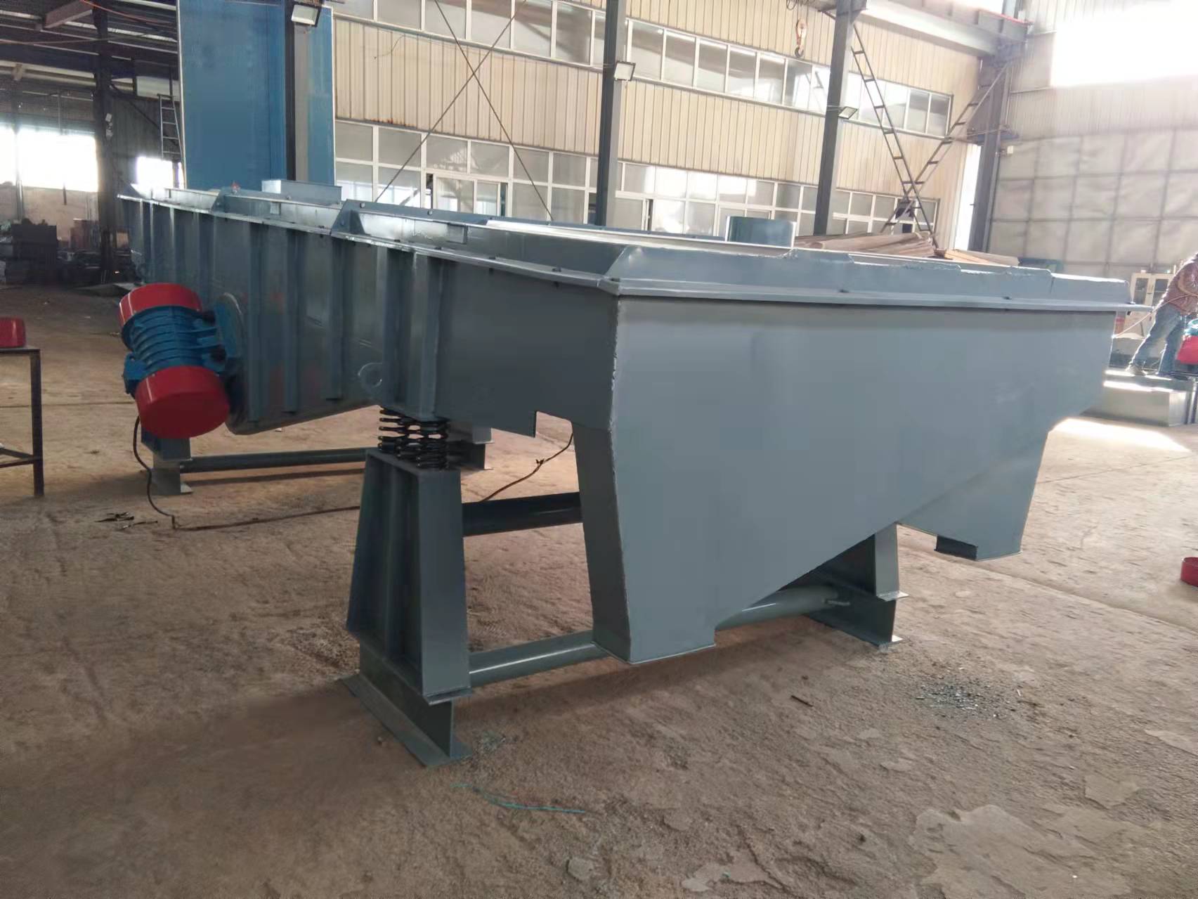 珍珠砂粗細(xì)分級篩選用直線振動篩效果好嗎？