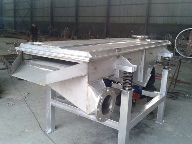 壓裂砂、石塊大小分級(jí)直線振動(dòng)篩介紹