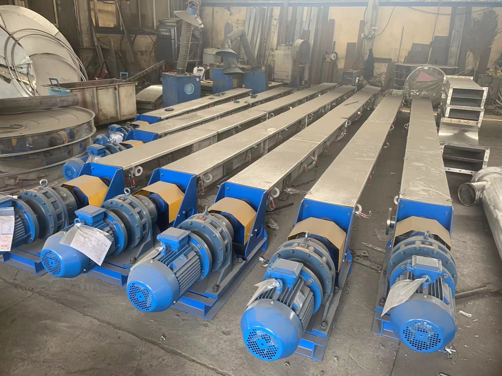 化肥廠、有機肥連續(xù)絞龍輸送機使用好